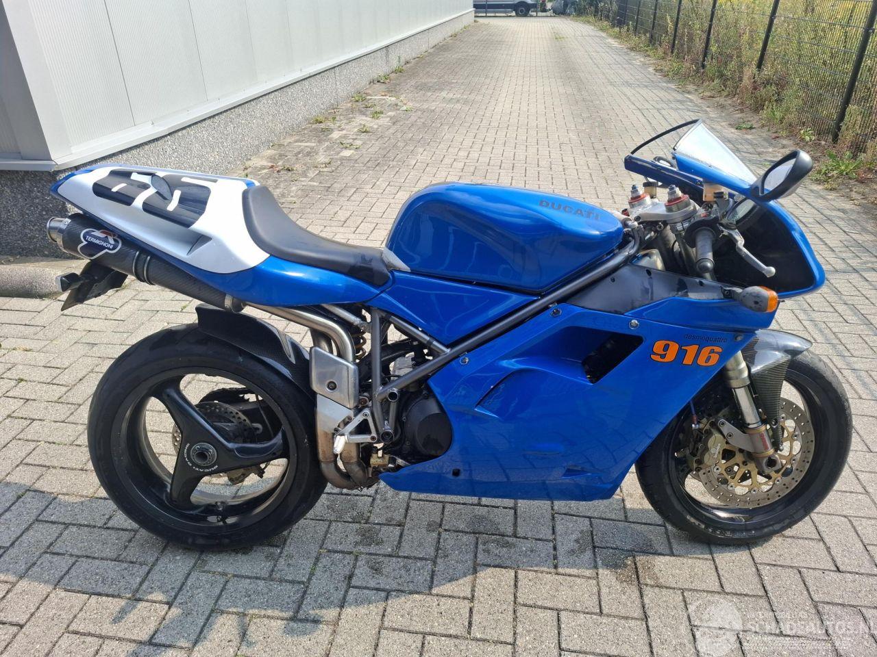 Ducati 916 