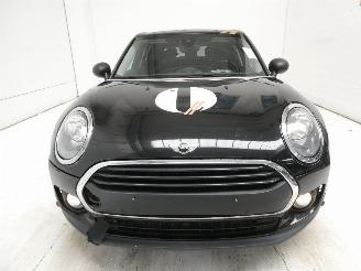 Mini Cooper ONE CLUBMAN picture 2
