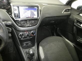 Peugeot 208 II picture 14