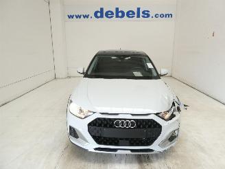 Schadeauto Audi A1 CITYCARVER 2020/9