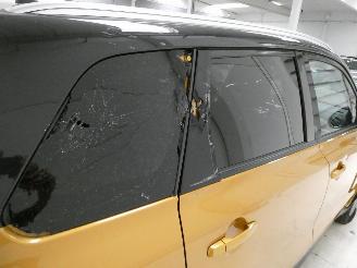 Suzuki Vitara GLX picture 9