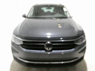 Volkswagen Tiguan LIFE picture 2