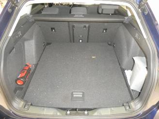 Volkswagen Golf 2.0D VARIANT LIFE picture 19