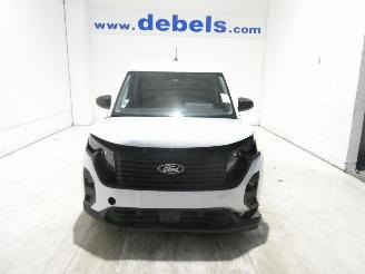 Unfall Kfz Van Ford Transit COURIER TREN 2024/8