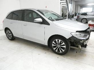 Mercedes B-klasse 1.5D  180D picture 8