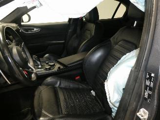 Alfa Romeo Giulia 2.2D  SUPER picture 15