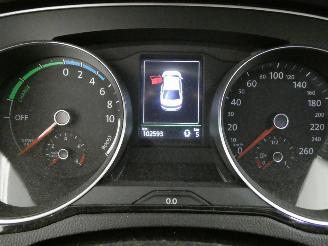 Volkswagen Passat GTE picture 12