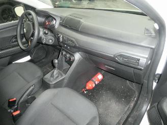 Dacia Sandero III ESSENTIA picture 13