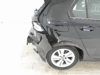 Volkswagen Golf 2.2D LIFE picture 10