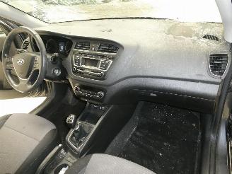 Hyundai I-20 1.4D ACTIVE picture 16