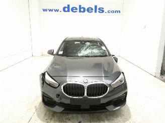 Damaged car BMW 1-serie  2020/2