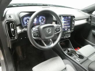 Volvo XC40 MOMENTUM picture 14