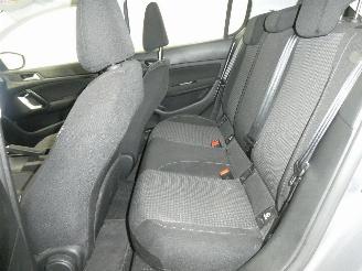 Peugeot 308 II ACTIVE picture 21