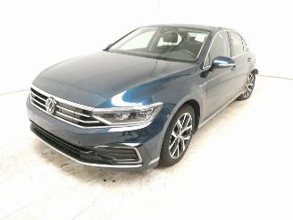 Volkswagen Passat GTE picture 3