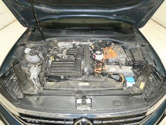 Volkswagen Passat GTE picture 27