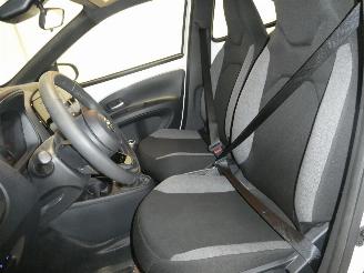 Toyota Aygo X PLAY picture 19