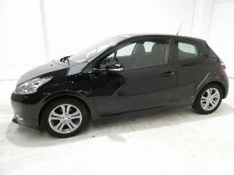 Peugeot 208 1.2 ACTIVE picture 4