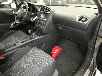 DS Automobiles DS 4 1.2  SO CHIC picture 11