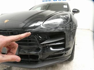 Porsche Macan S picture 9