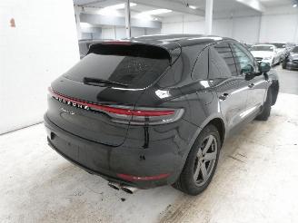 Porsche Macan S picture 12