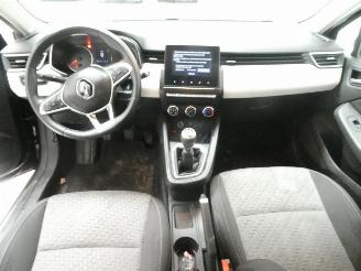 Renault Clio V LIMITED picture 17