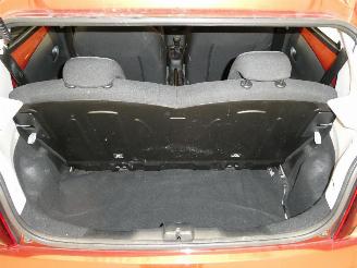 Peugeot 108 ACCESS picture 21