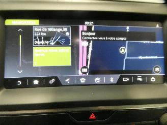 Jaguar E-Pace 2.0D R-DYNAMIC S picture 19