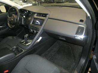 Jaguar E-Pace 2.0D R-DYNAMIC S picture 15