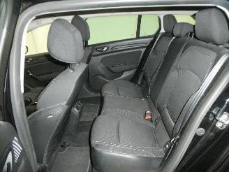 Renault Mégane IV GRANDTOUR picture 17