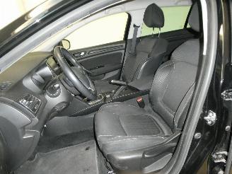 Renault Mégane IV GRANDTOUR picture 16