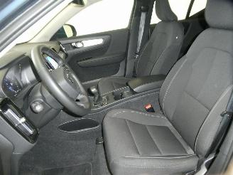 Volvo XC40 MOMENTUM picture 20