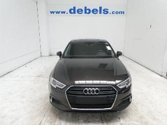 krockskadad bil auto Audi A3 SPORT 2017/10