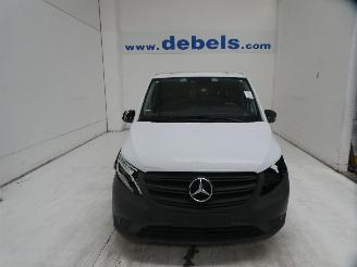 krockskadad bil auto Mercedes Vito 1.7 D 2021/12
