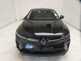 Renault Mégane E-TECH EVOLUT picture 2