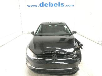 Schadeauto Volkswagen Golf COMFORTLINE 2018/5