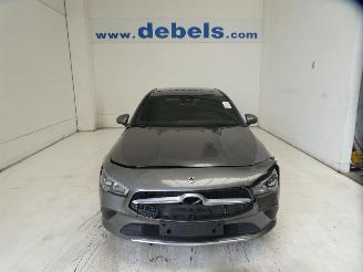 Schadeauto Mercedes 200-280 CLA  E 2022/9