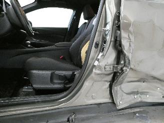 Toyota C-HR  picture 10