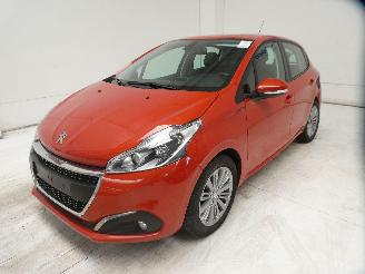 Peugeot 208 SIGNATURE picture 4