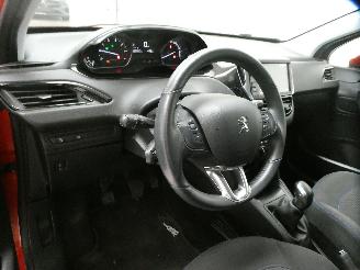 Peugeot 208 SIGNATURE picture 15