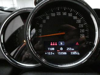 Mini Cooper 1.5 picture 11