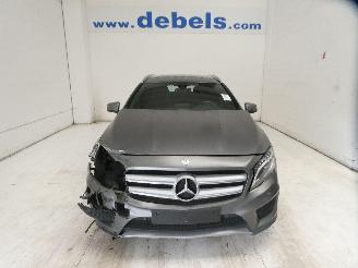 krockskadad bil auto Mercedes GLA  2016/5