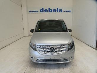 krockskadad bil bedrijf Mercedes Vito  2021/3