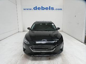 krockskadad bil auto Ford Focus COOL&CONNECT 2020/4