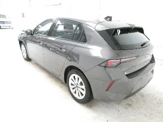 Opel Astra 1.2 EDITION picture 4