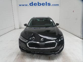 krockskadad bil auto Skoda Octavia 2.0D FIRST EDITIO 2023/2