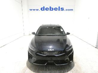 krockskadad bil auto Kia Cee d  2023/7