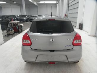 Suzuki Swift GL picture 6