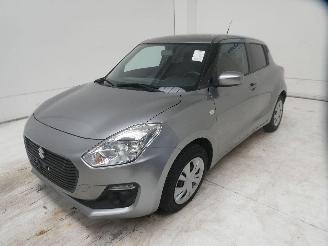 Suzuki Swift GL picture 3