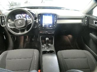 Volvo XC40 MOMENTUM picture 16