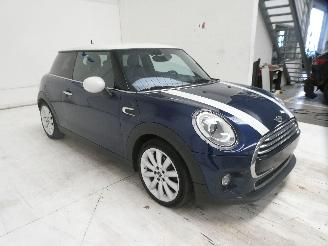 Mini Cooper 1.5D  D picture 12